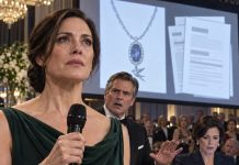 “MY HUSBAND’S MISTRESS SHOWED UP AT OUR ANNIVERSARY GALA WEARING THE SAPPHIRE NECKLACE I DESIGNED FOR MYSELF. ‘SURPRISE,’ SHE SMIRKED, EXPECTING ME TO BREAK DOWN. INSTEAD, I CALMLY PLACED A USB DRIVE ON THE TABLE. ‘THE PRENUP HAS AN INFIDELITY CLAUSE,’ I SAID, ‘AND MY INVESTIGATOR HAS PROOF…’ HIS FACE WENT PALE AS TWO HUNDRED GUESTS BECAME WITNESSES…”