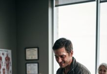 “When my husband tragically died on a job site, I was four months pregnant and completely devastated. But instead of comfort, my cruel mother-in-law screamed, ‘Get an abortion and get out of my house!’ As I arrived at the clinic broken and defeated, the doctor whispered, ‘Follow me. There is someone here who needs to meet you.’ Who was secretly waiting behind that door to rewrite my entire destiny?”
